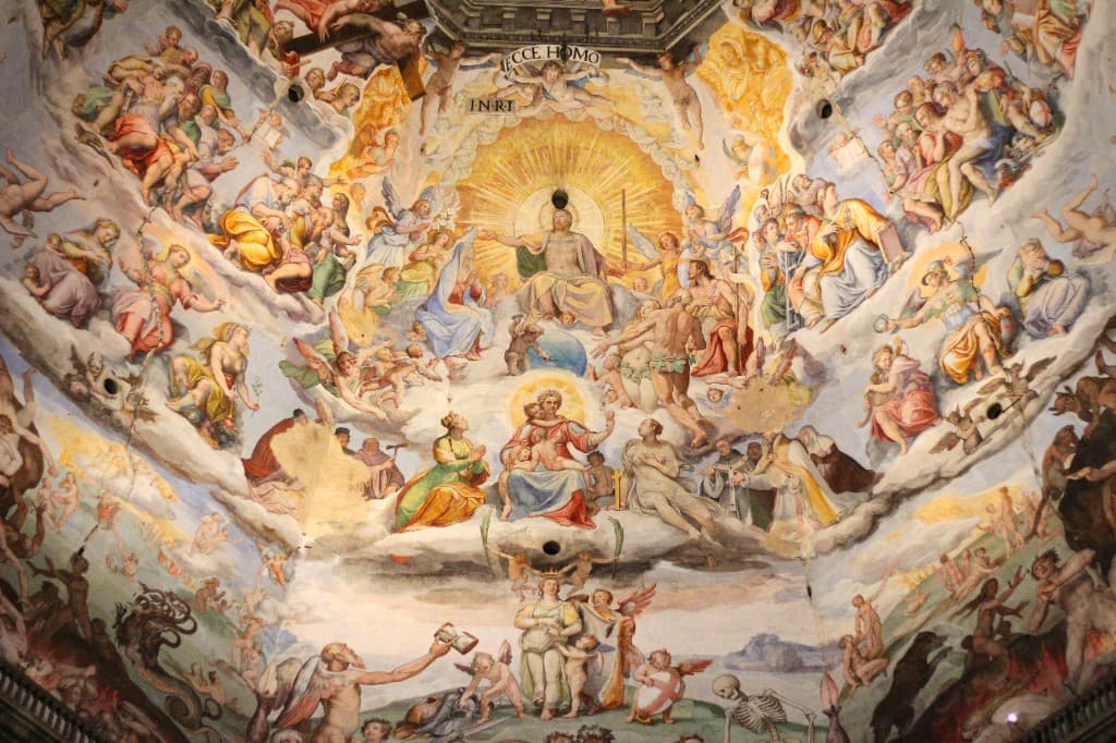 Afresco do Juízo Final na cúpula de uma catedral